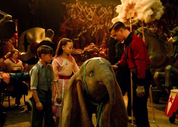 Dumbo (2019) no es un remake, no es una versión del clásico de 1941. Es más bien una respuesta, una reacción.