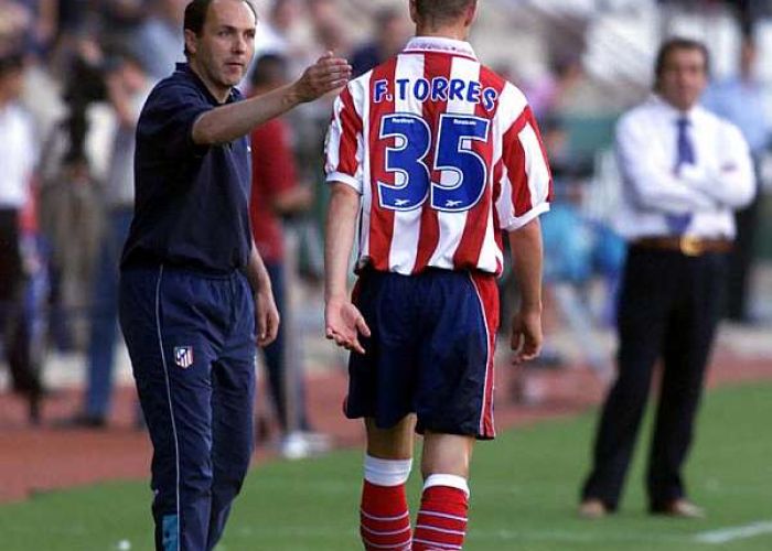 Fernando Torres instantes previos a su debut el 27 de mayo del 2001 en el Vicente Calderón. (Foto Diario Marca)