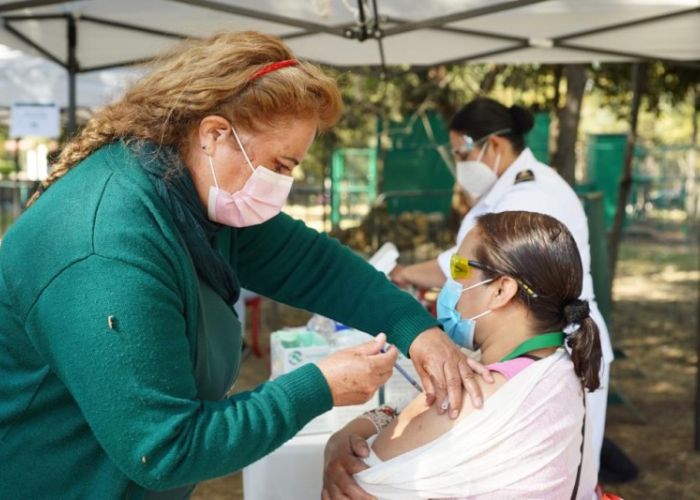 Jornada de vacunación contra el virus SARS-CoV-2 este domingo 27 de diciembre (Foto: IMSS)