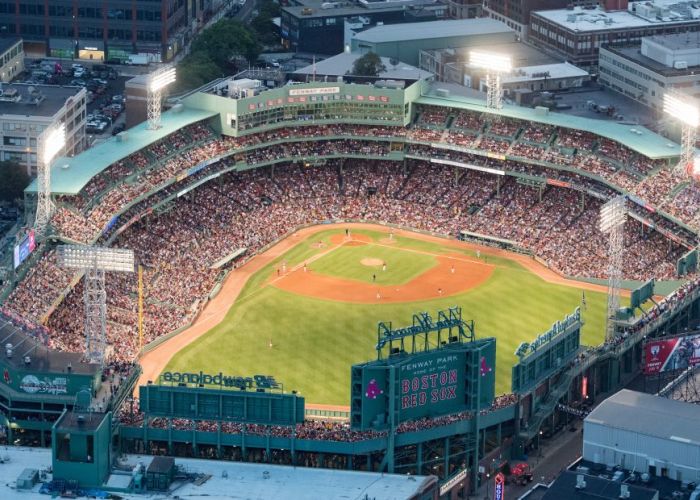 109 años de historia se cuentan en el diamante de Fenway Park. (Foto de Uber Blog)
