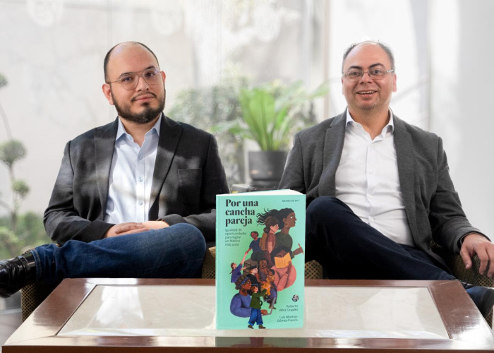 Roberto Vélez, director ejecutivo del CEEY (derecha), y Luis Monroy-Gómez-Franco, investigador de la Universidad de Massachusetts (izquierda)