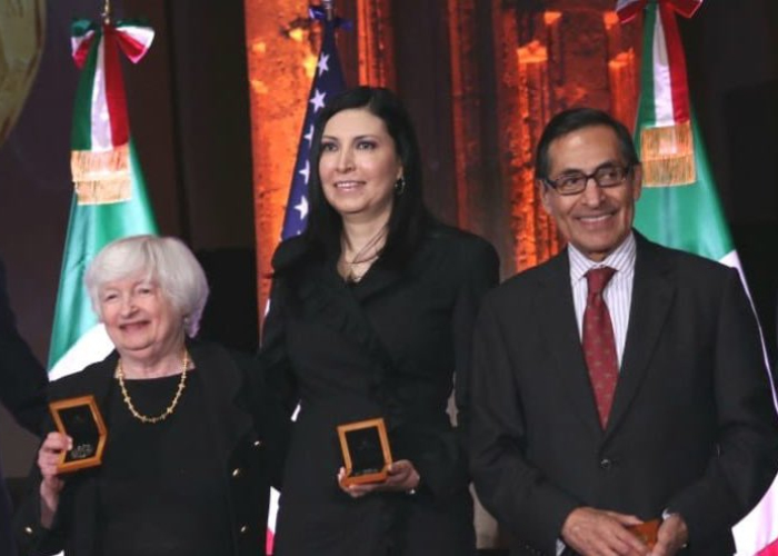 Victoria Rodríguez y Rogelio Ramírez de la O, con Janet Yellen, el 6 de diciembre de 2023 (Imagen: X @Banxico)