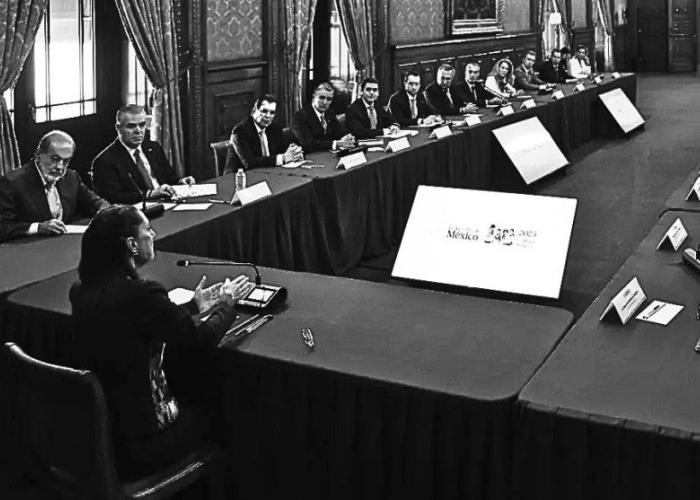 Sheinbaum en reunión con empresarios.