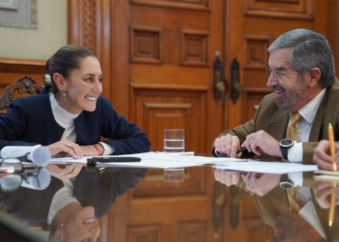 La presidenta Claudia Sheinbaum y el canciller De la Fuente en una llamada telefónica con Trump (Foto: Presidencia)