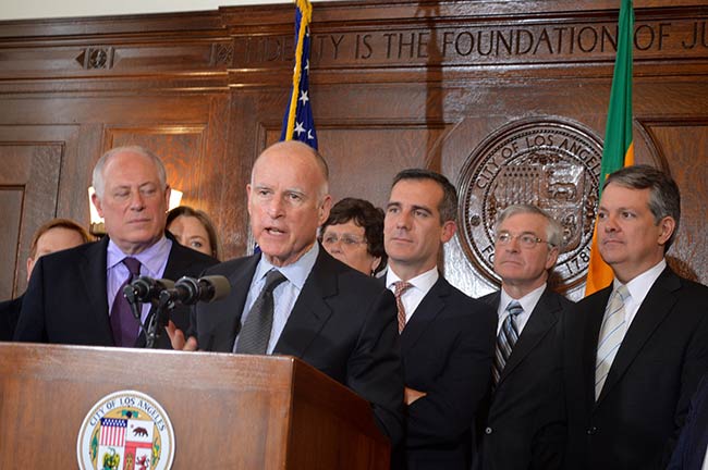 Jerry Brown aceptó la militarización de la frontera, pero bajo sus términos (Foto: Neon Tommy)