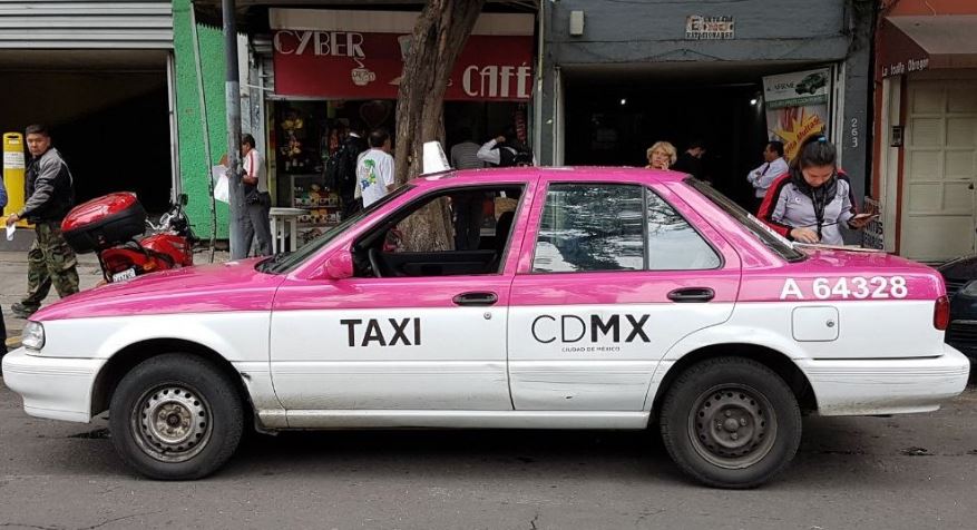 Los taxistas oficiales de la CDMX tendrán una tableta con GPS que los conectará al C5.