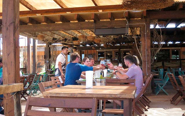 Valle de Guadalupe en Baja California ofrece puntos de atracción para el turismo gastronómico de vinos. Foto: Chris Hunkeler