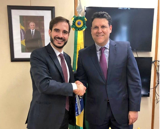 (Derecha) Alejandro Delgado Ayala, presidente del INADEM y el Secretario Especial de Micro y Pequeña Empresa (SEMPE) de Brasil, José Ricardo de Freitas Martins Da Veiga