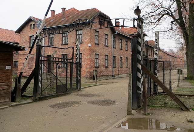 Un 14 de junio, 728 polacos fueron llevados a Auschwitz