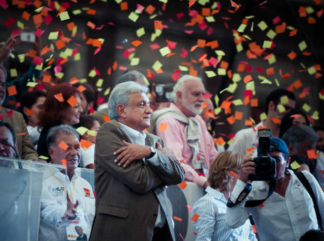 La relación de AMLO con el magisterio nacional le rindió fruntos (Foto: Eneas de Troya)