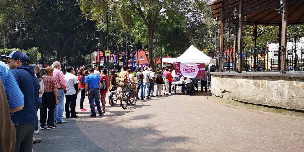 A pesar de las dudas, la asistencia a la consulta ha sido alta (Foto: Abimalech Tovar)